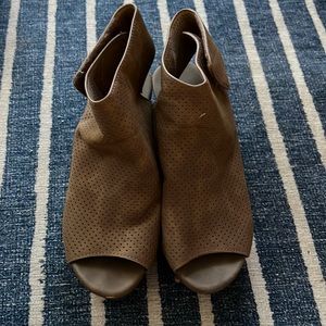 Pierre Dumas Brown Wedge Heels